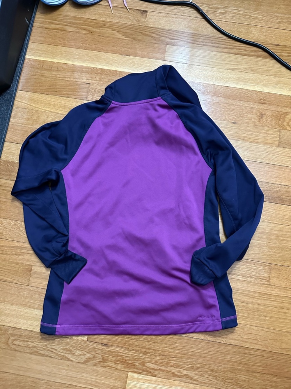 Nike Therma Fit Two-Tone Purple & Black Hoodie Size Medium - Picture 3 of 3